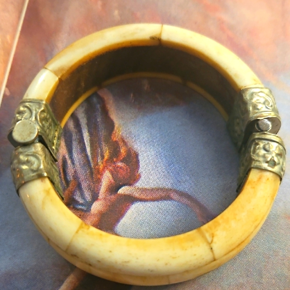 Vintage BONE Pull PIN HINGED BANGLED Bracelet